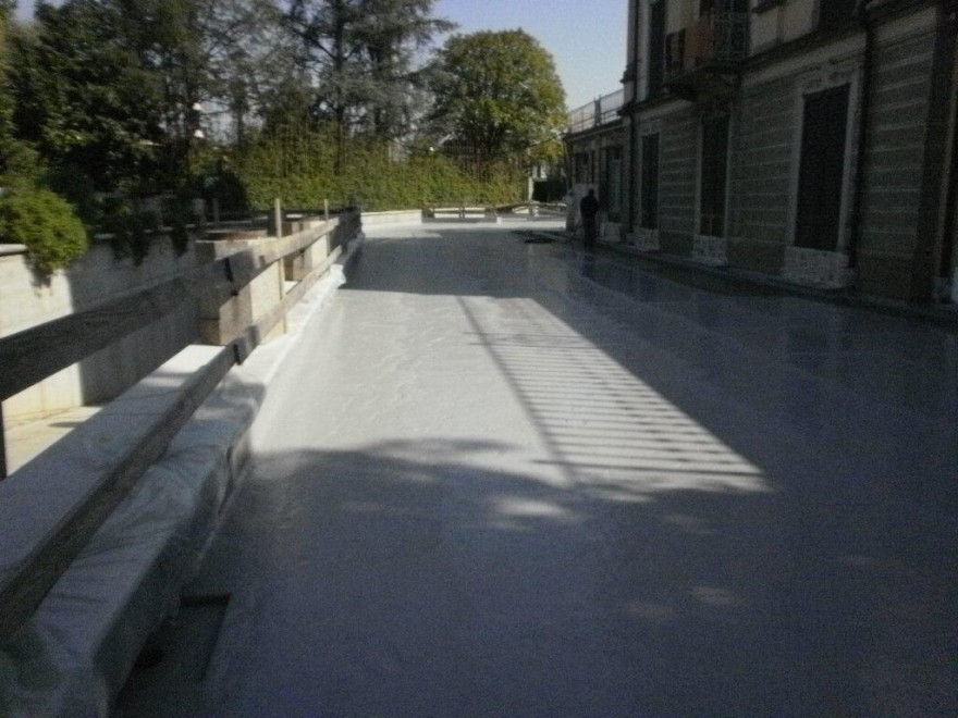 Sistema impermeabile a spruzzo